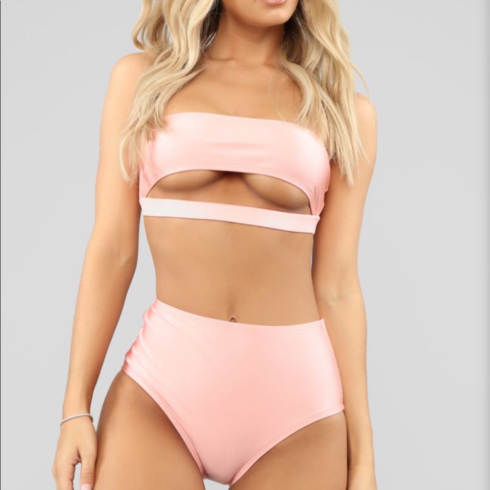 Brand New - Coral Pink Tube top Set Bikini 💗